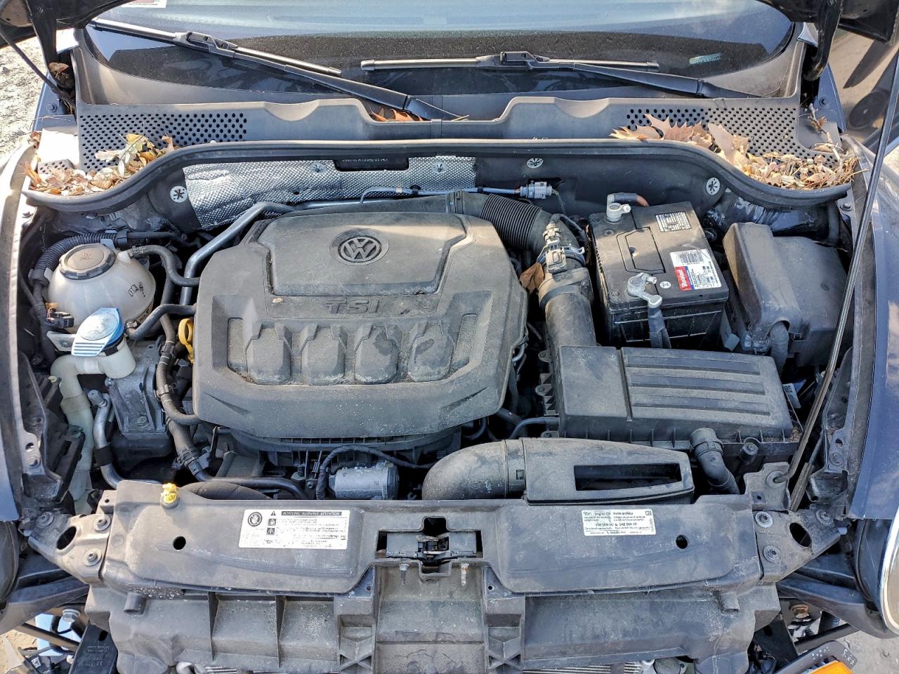 2018 VOLKSWAGEN BEETLE S photo 11