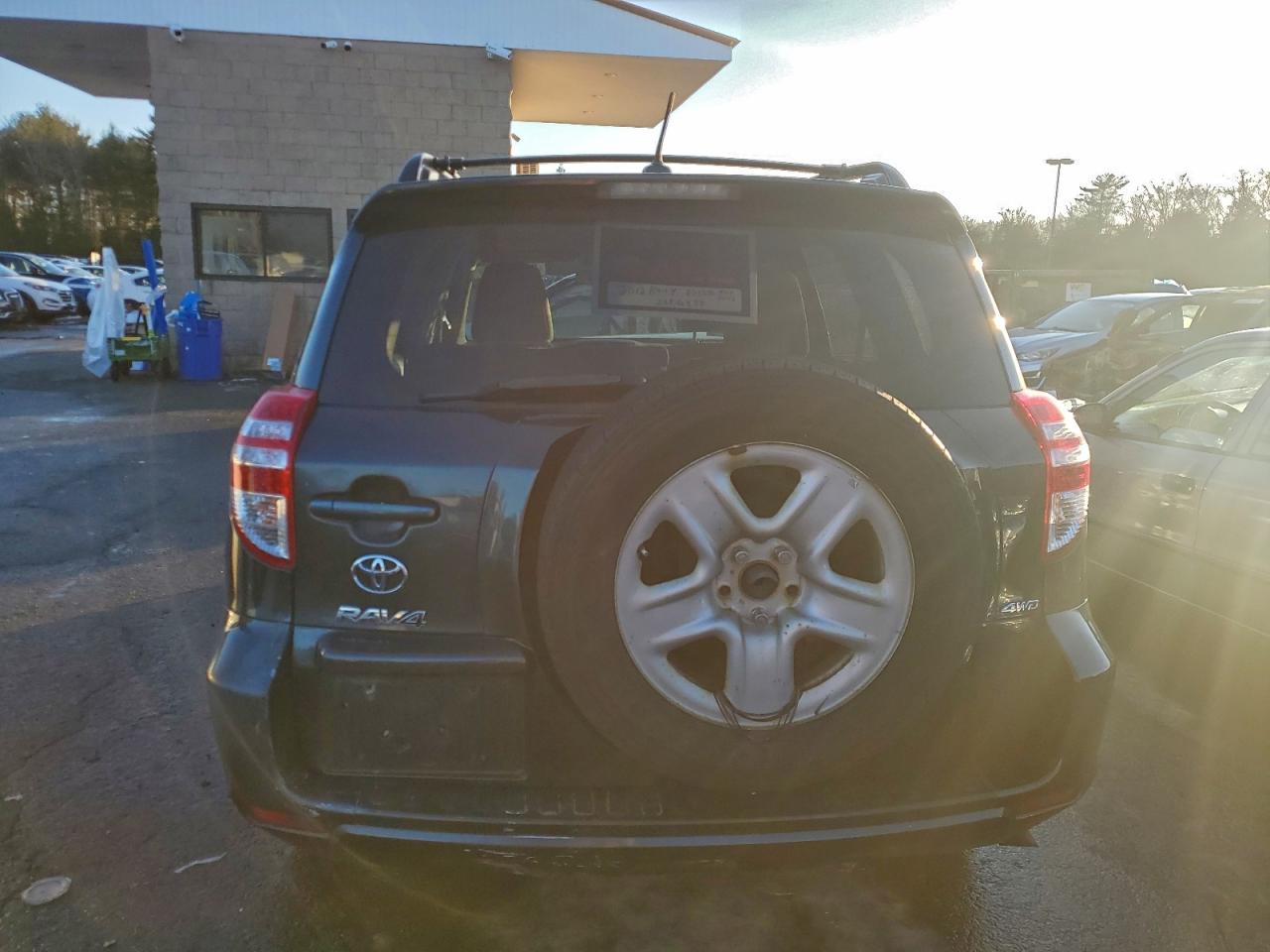 2012 TOYOTA RAV4 photo 6