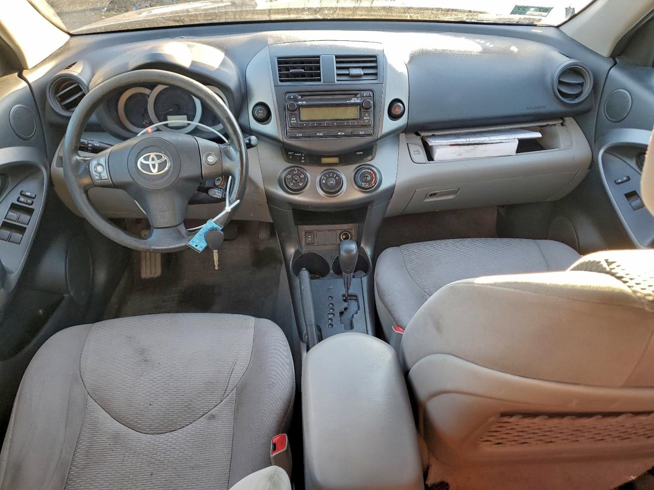 2012 TOYOTA RAV4 photo 8