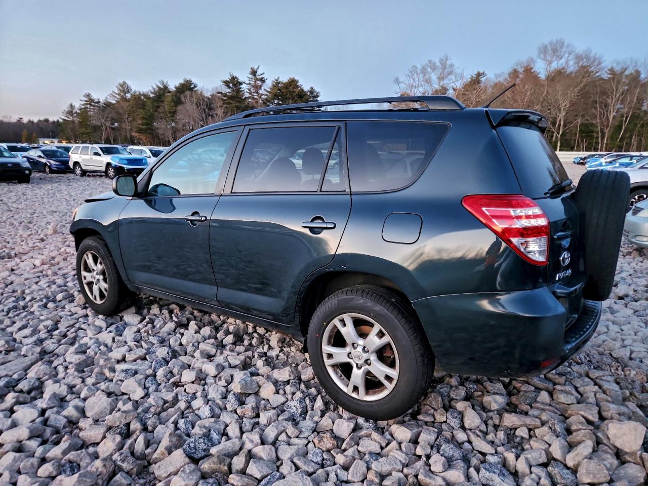 2012 TOYOTA RAV4 photo 2
