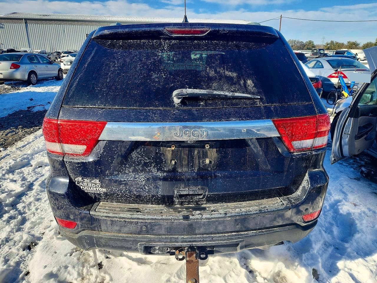 2011 JEEP GRAND CHEROKEE LAREDO photo 6