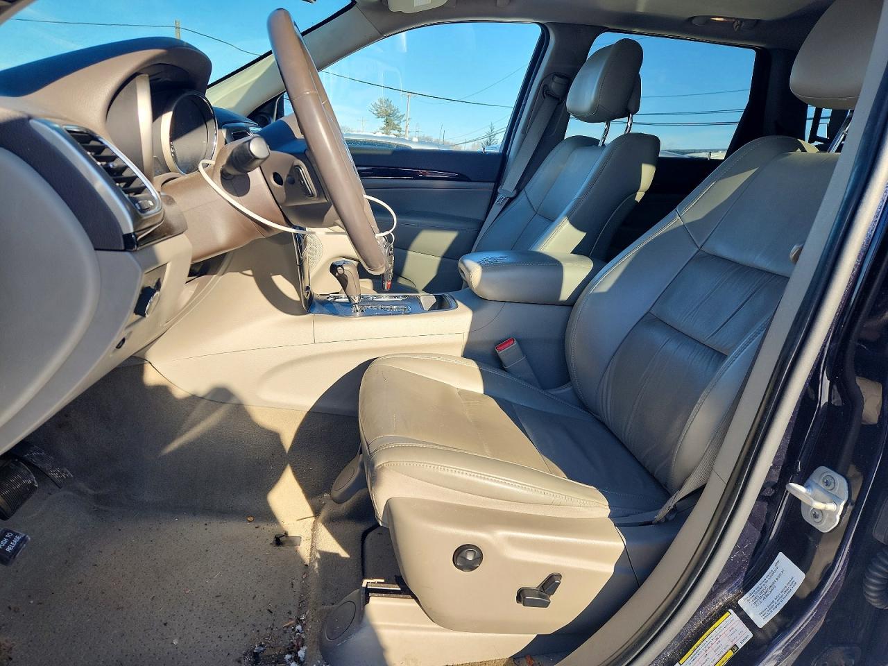2011 JEEP GRAND CHEROKEE LAREDO photo 7