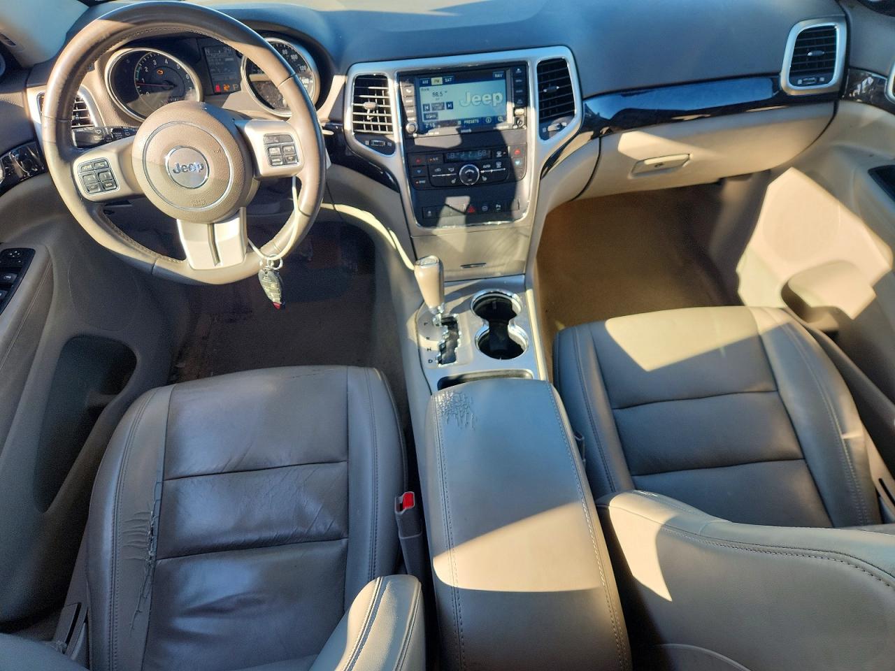 2011 JEEP GRAND CHEROKEE LAREDO photo 8