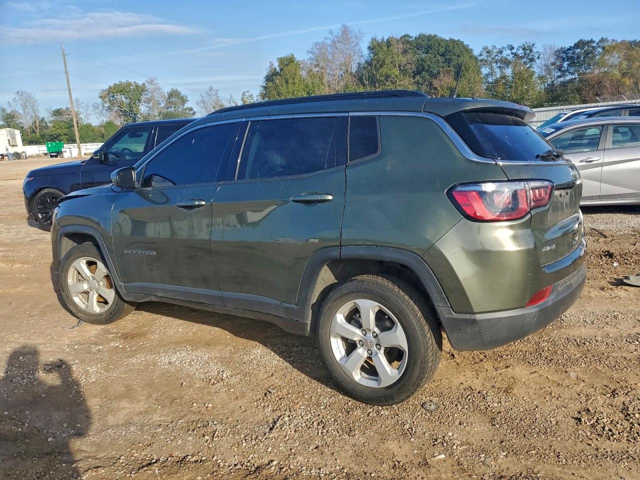 2019 JEEP COMPASS LATITUDE photo 2