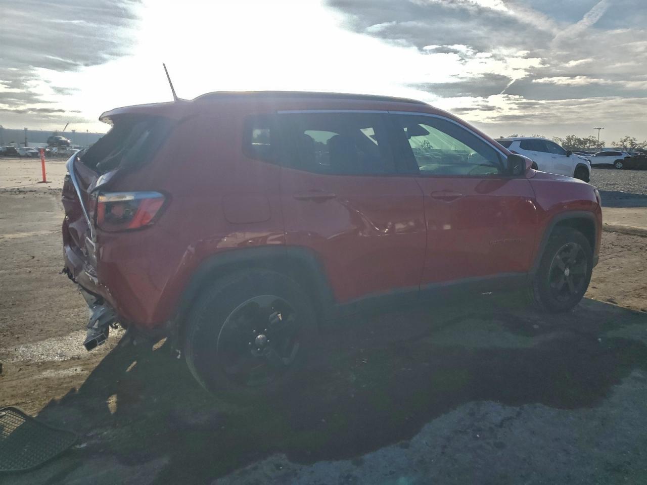 2019 JEEP COMPASS LATITUDE photo 3