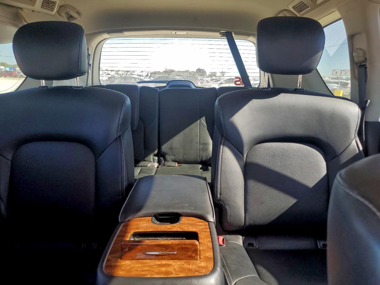 2019 INFINITI QX80 LUXE photo 10