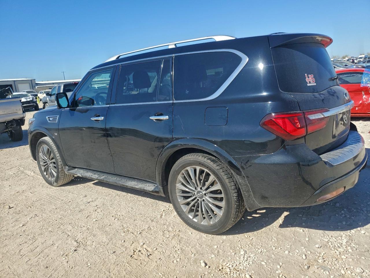 2019 INFINITI QX80 LUXE photo 2