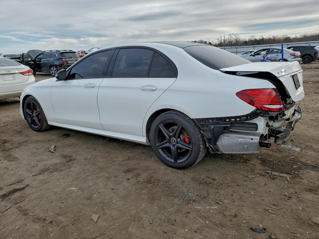 2018 MERCEDES-BENZ E 300 4MATIC photo 2