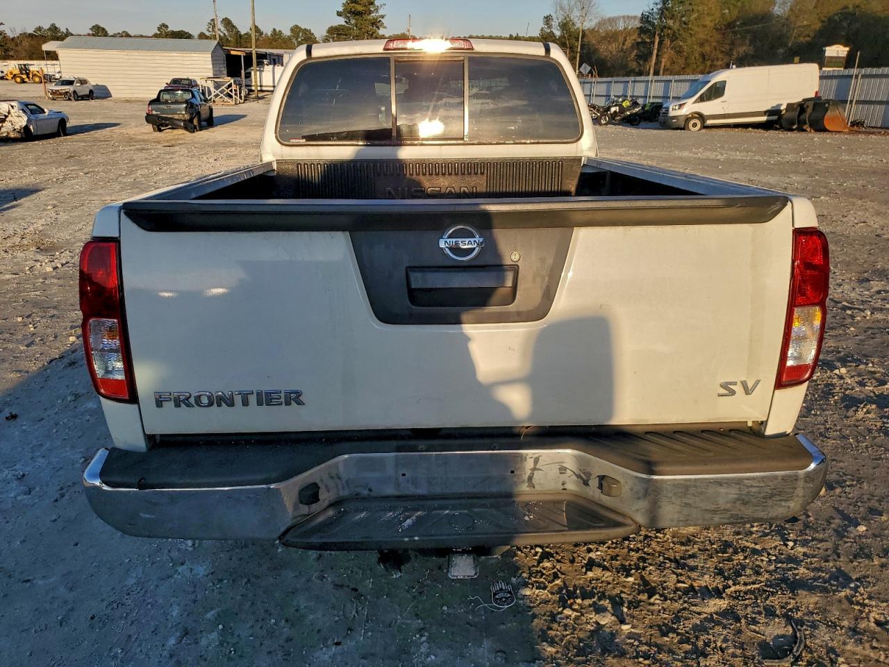 2018 NISSAN FRONTIER S photo 6
