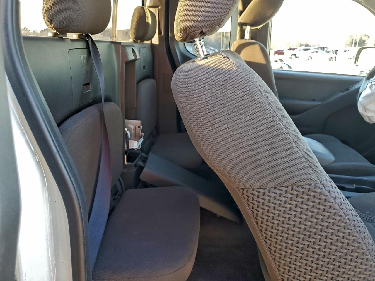 2018 NISSAN FRONTIER S photo 10