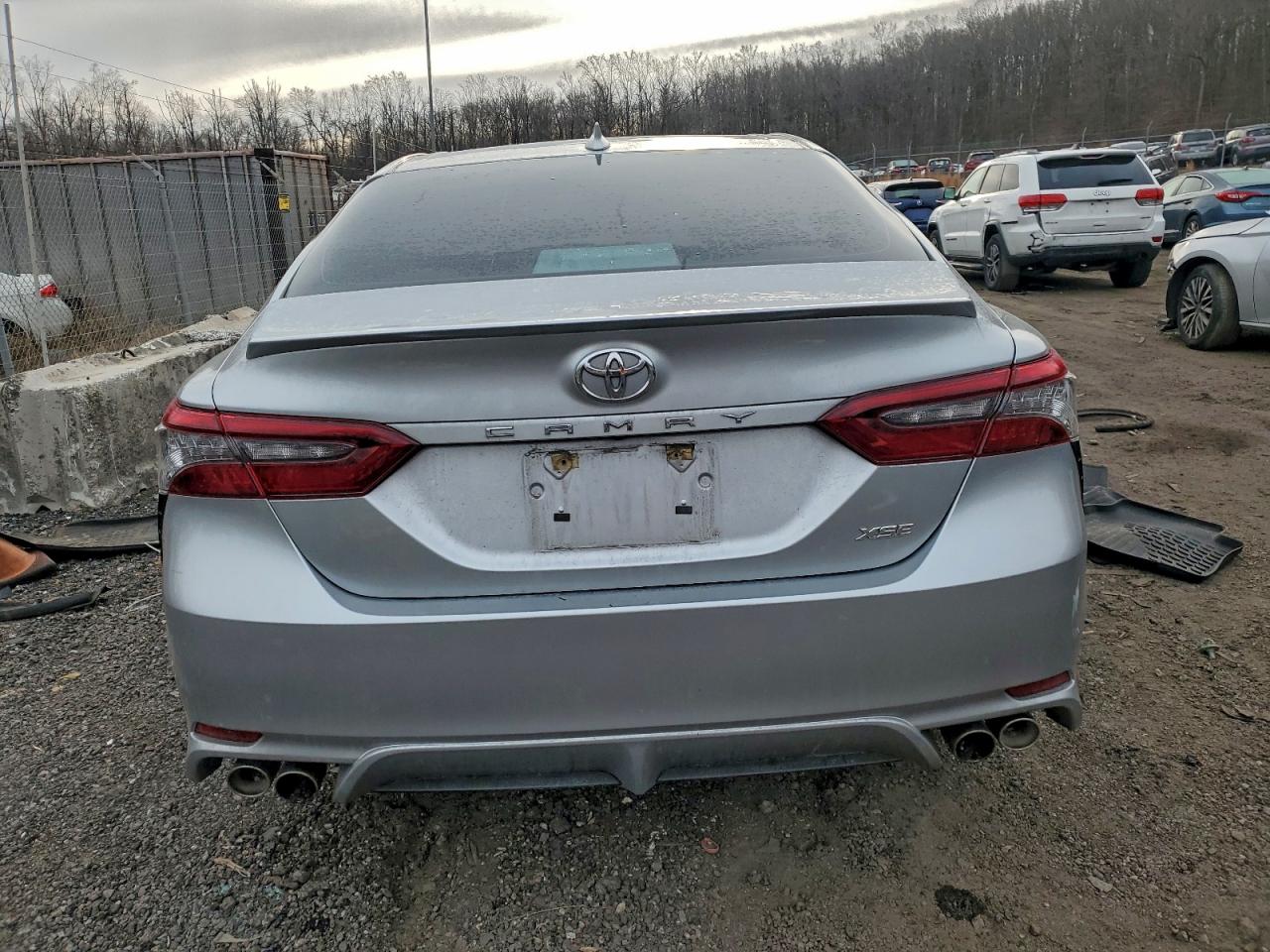 2022 TOYOTA CAMRY XSE photo 6