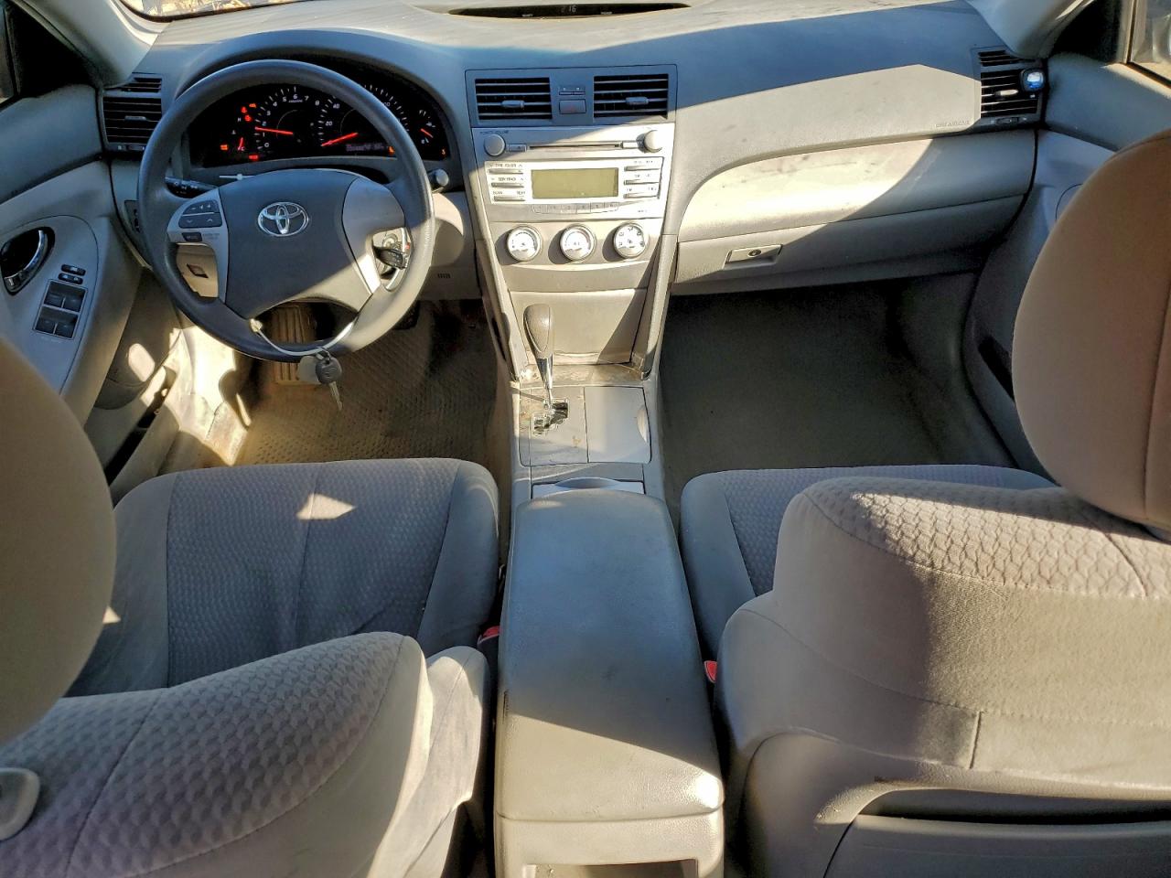 2011 TOYOTA CAMRY BASE photo 8