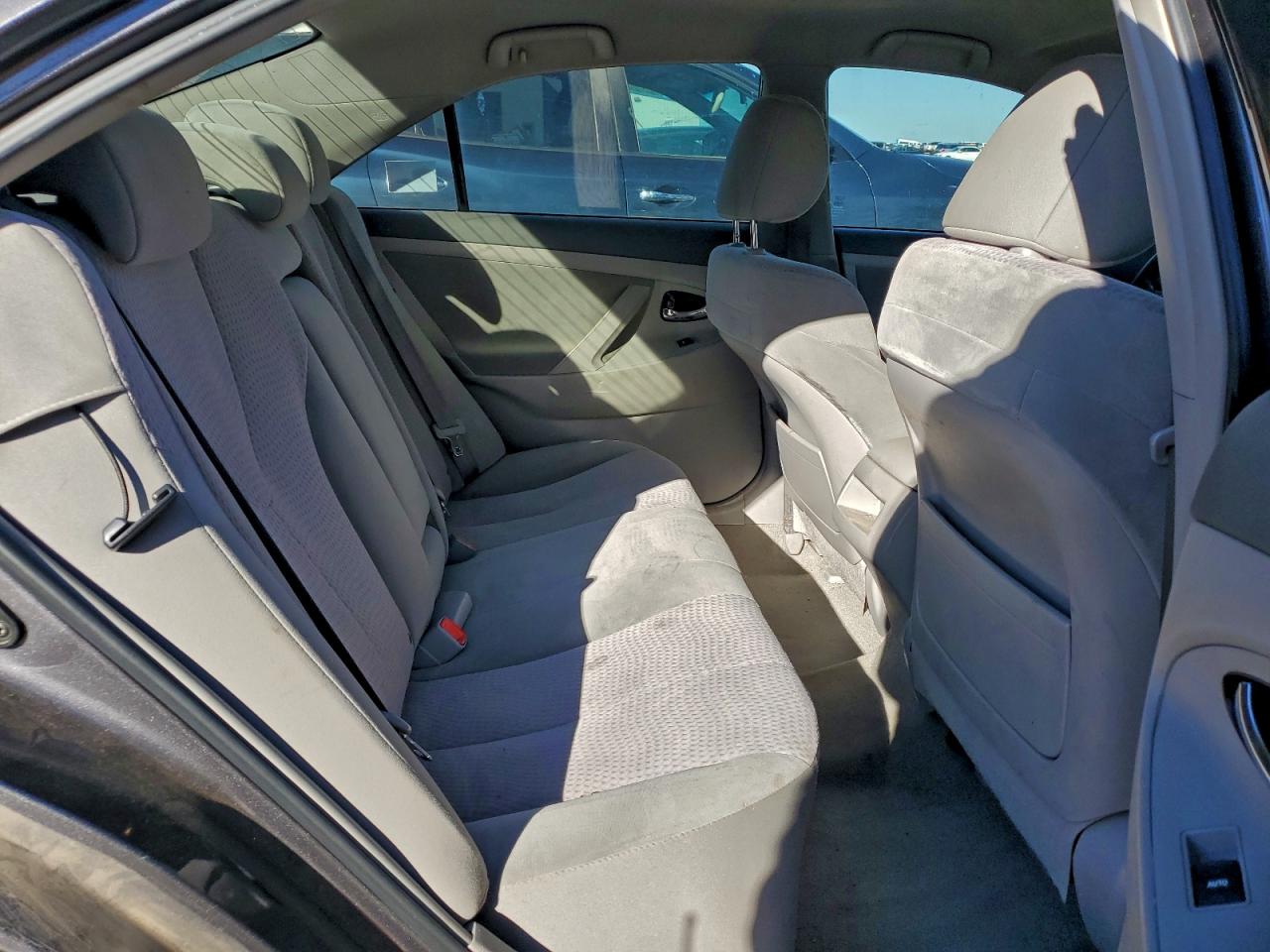 2011 TOYOTA CAMRY BASE photo 10