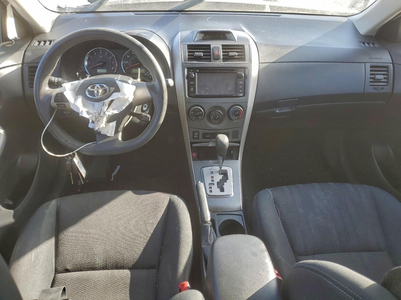 2013 TOYOTA COROLLA BASE photo 8