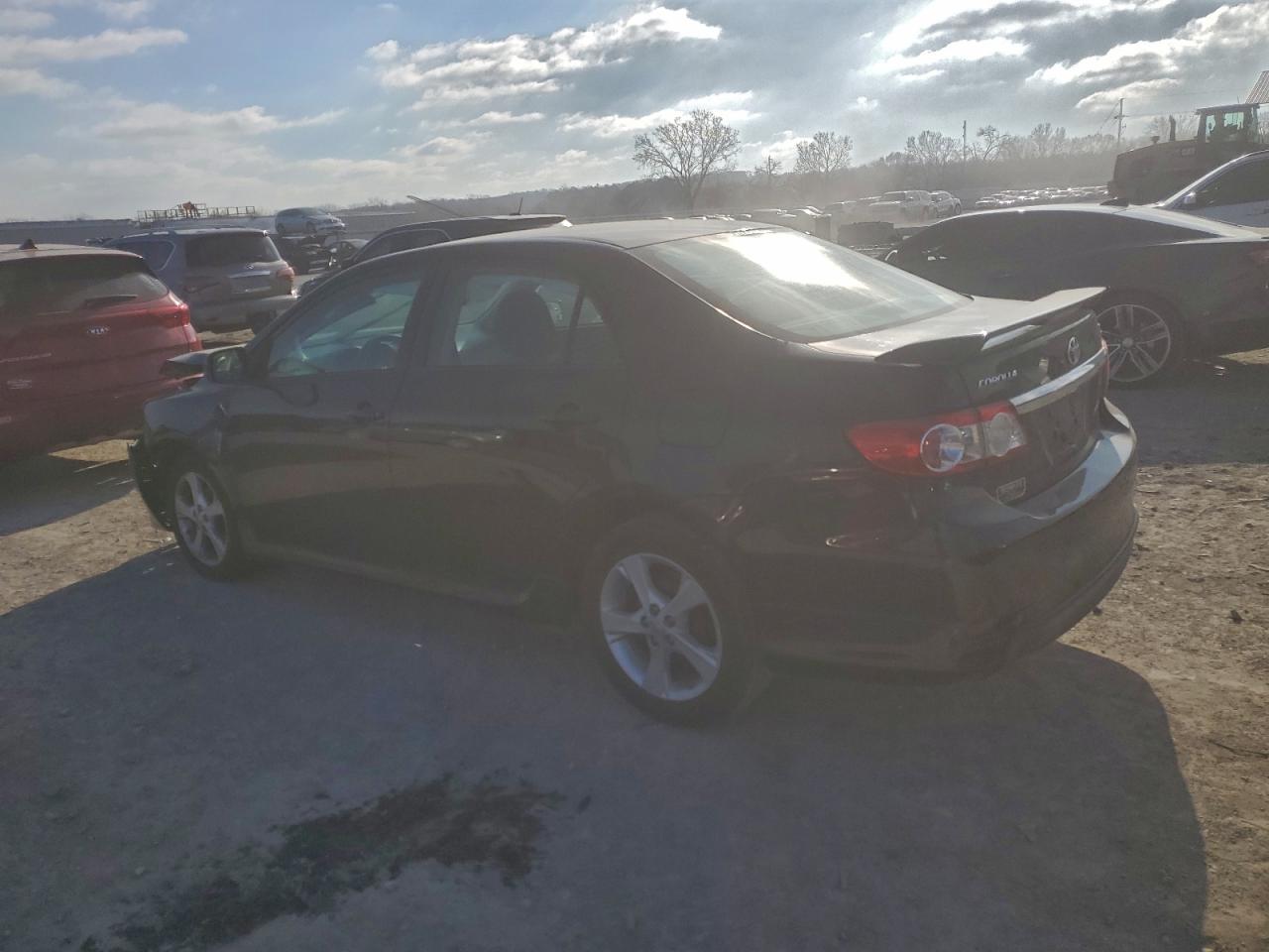 2013 TOYOTA COROLLA BASE photo 2
