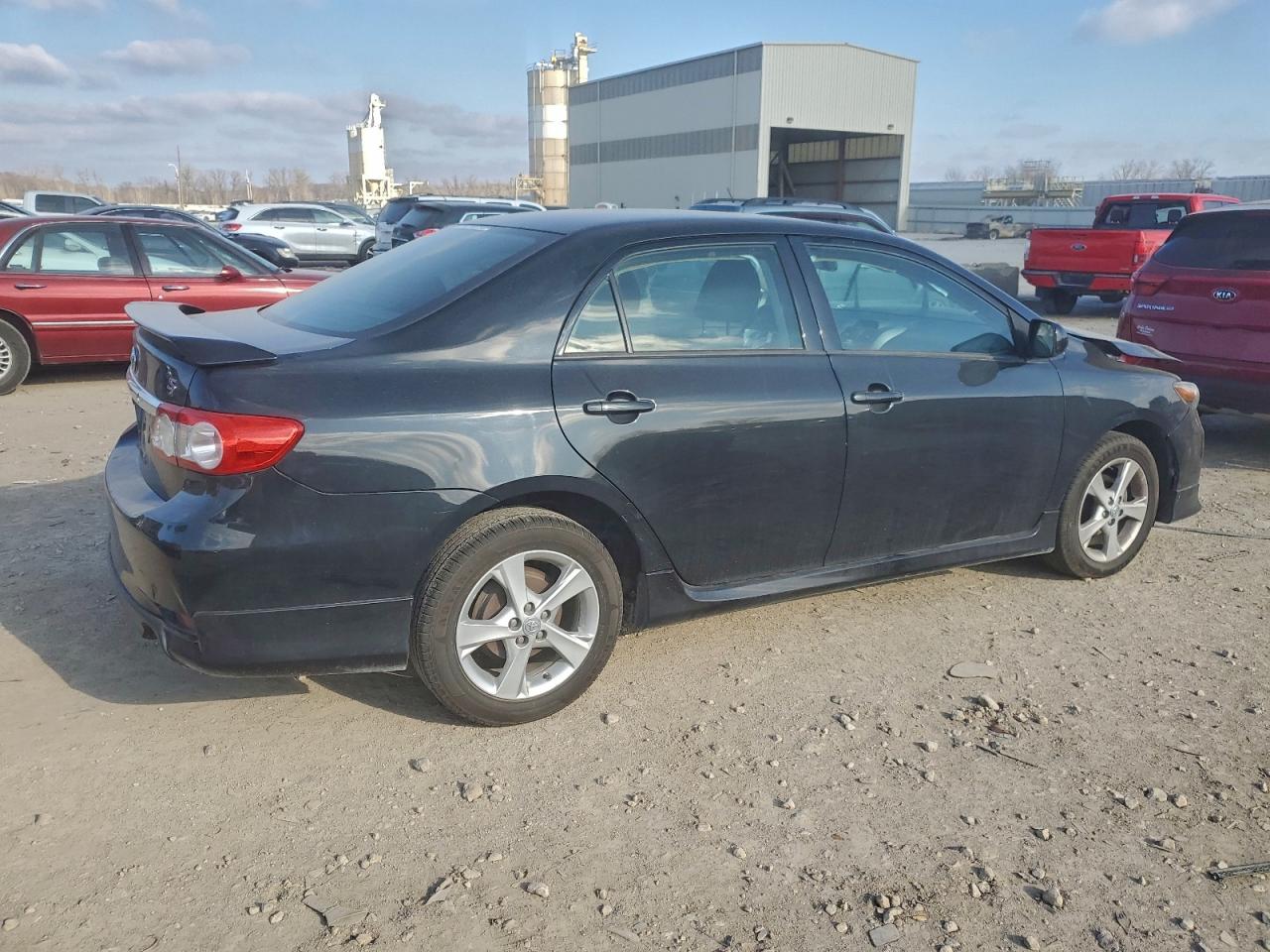 2013 TOYOTA COROLLA BASE photo 3