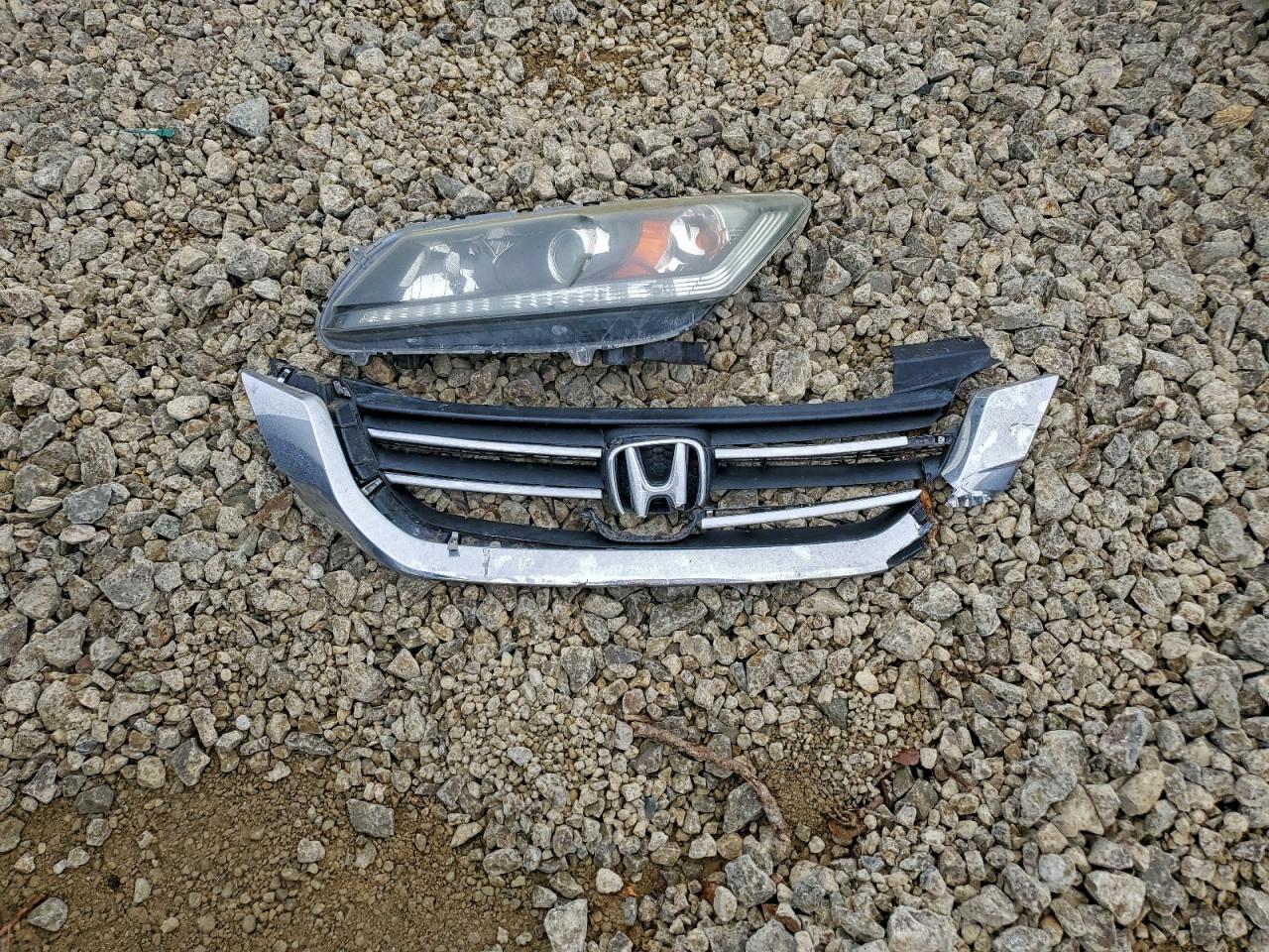 2013 HONDA ACCORD LX photo 12