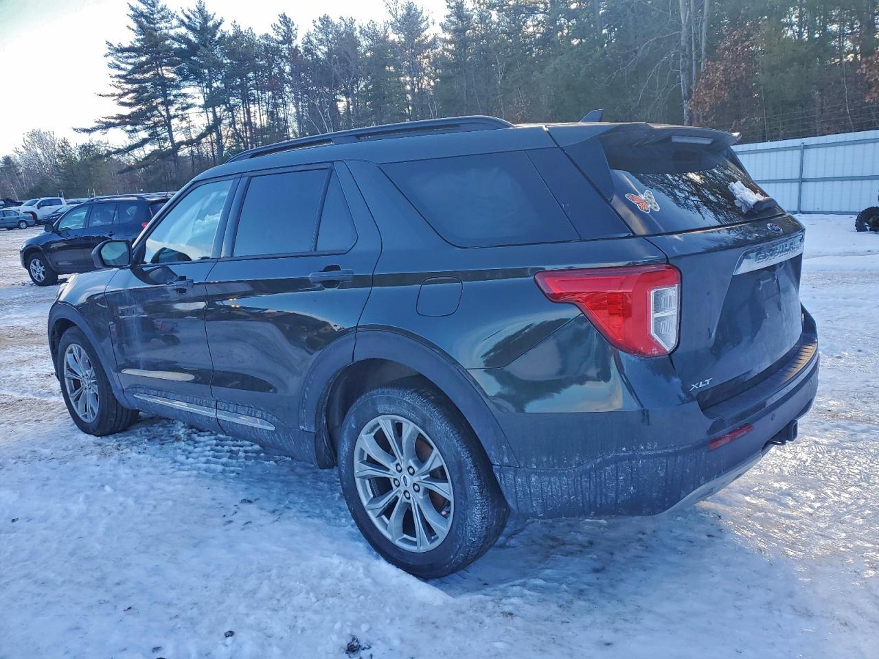 2024 FORD EXPLORER XLT photo 2