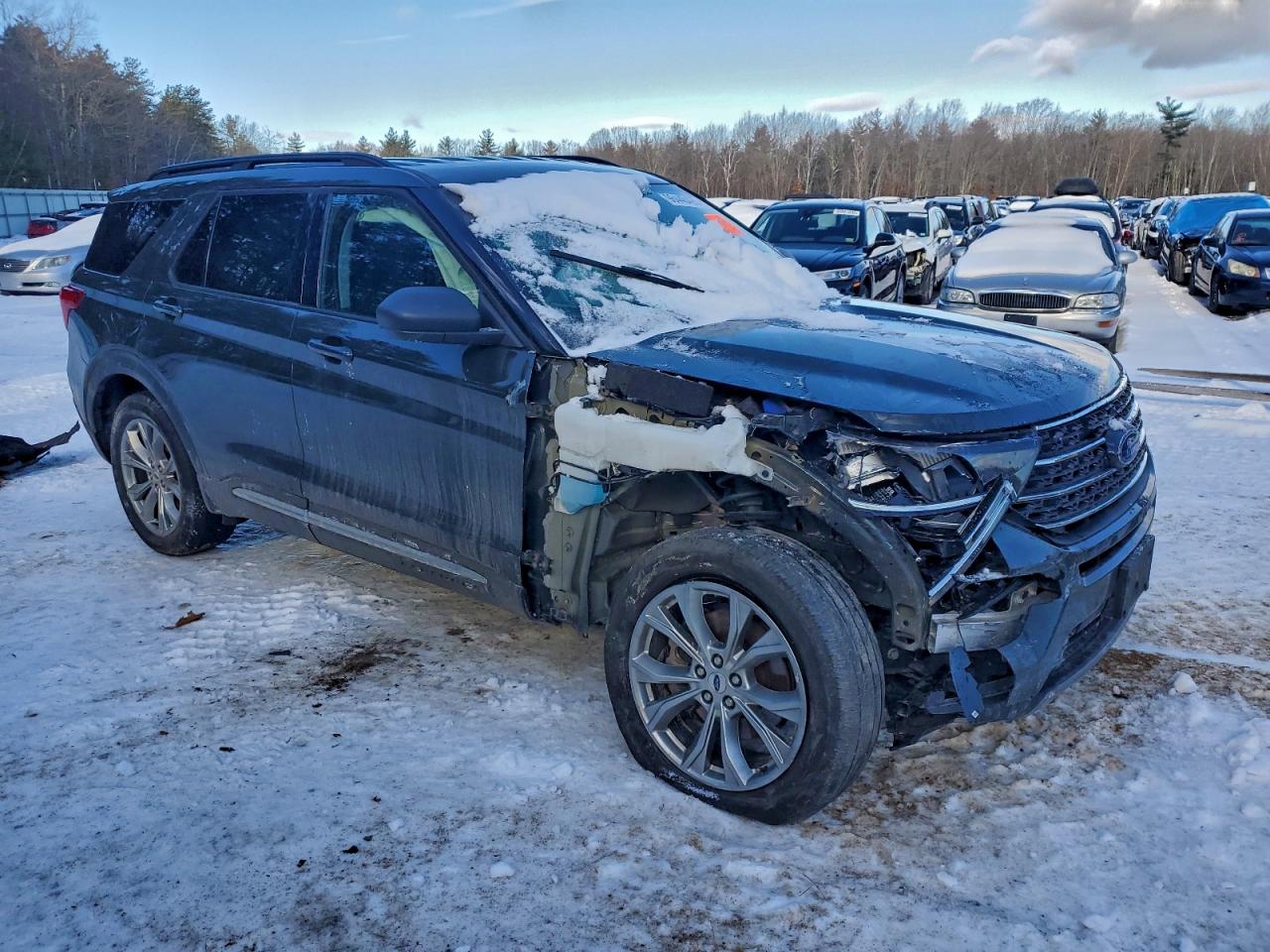 2024 FORD EXPLORER XLT photo 4