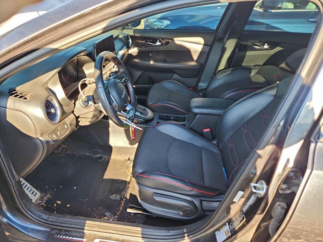 2023 KIA FORTE GT photo 7