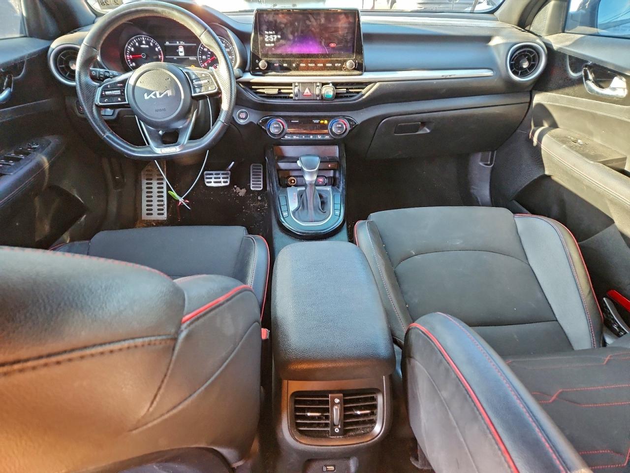 2023 KIA FORTE GT photo 8