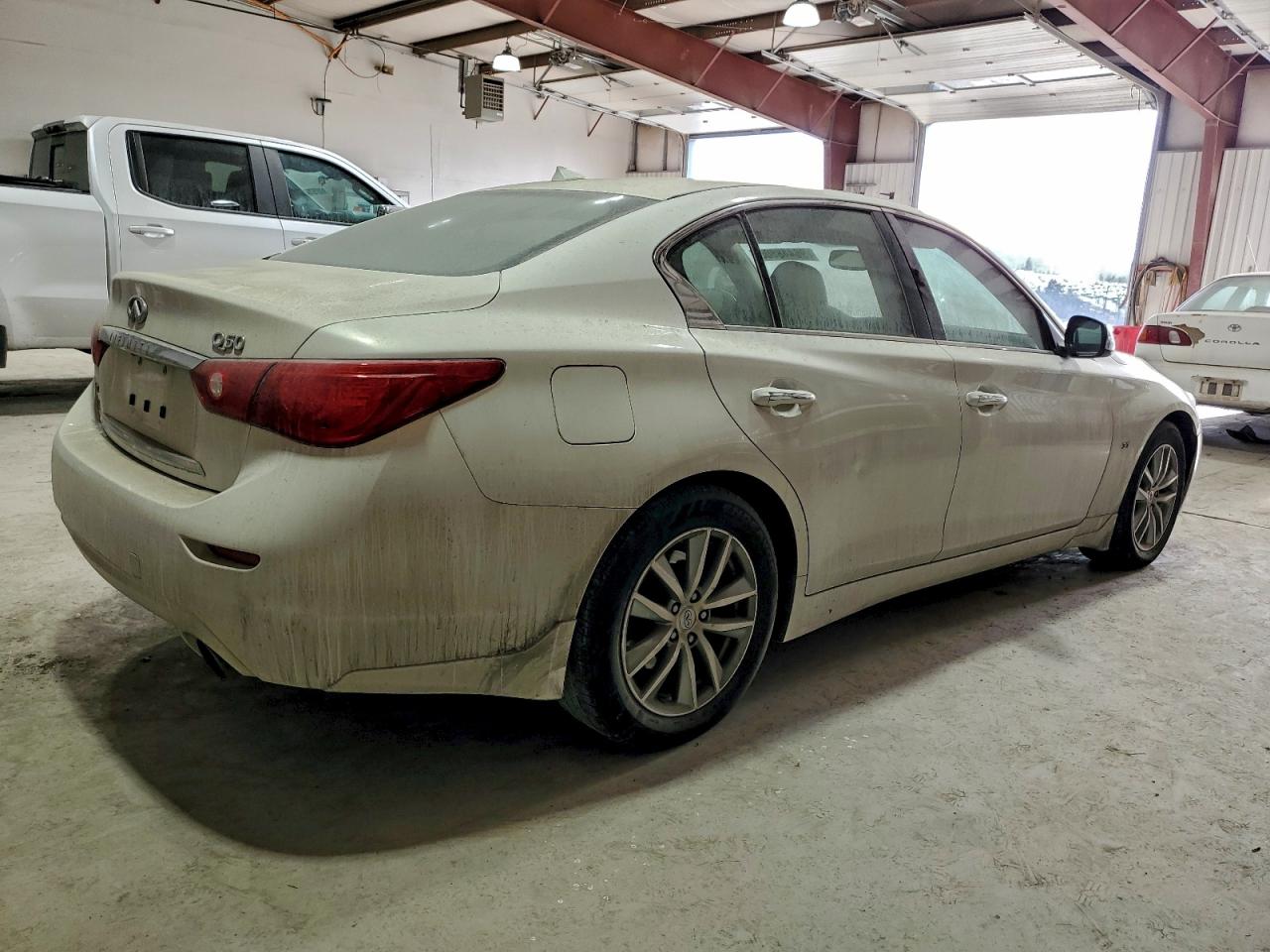 2015 INFINITI Q50 BASE photo 3