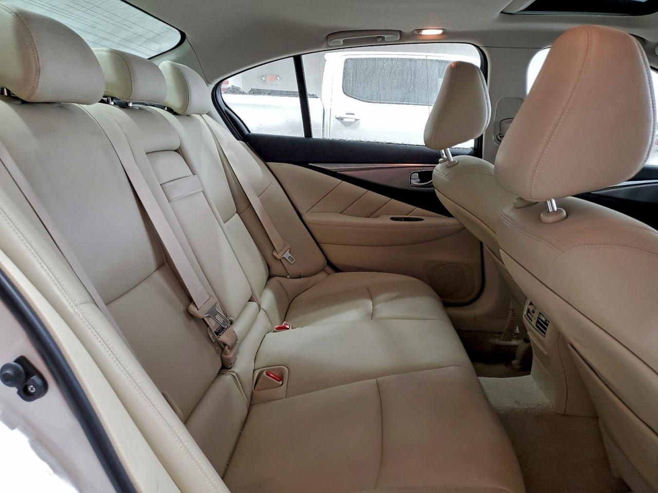 2015 INFINITI Q50 BASE photo 10
