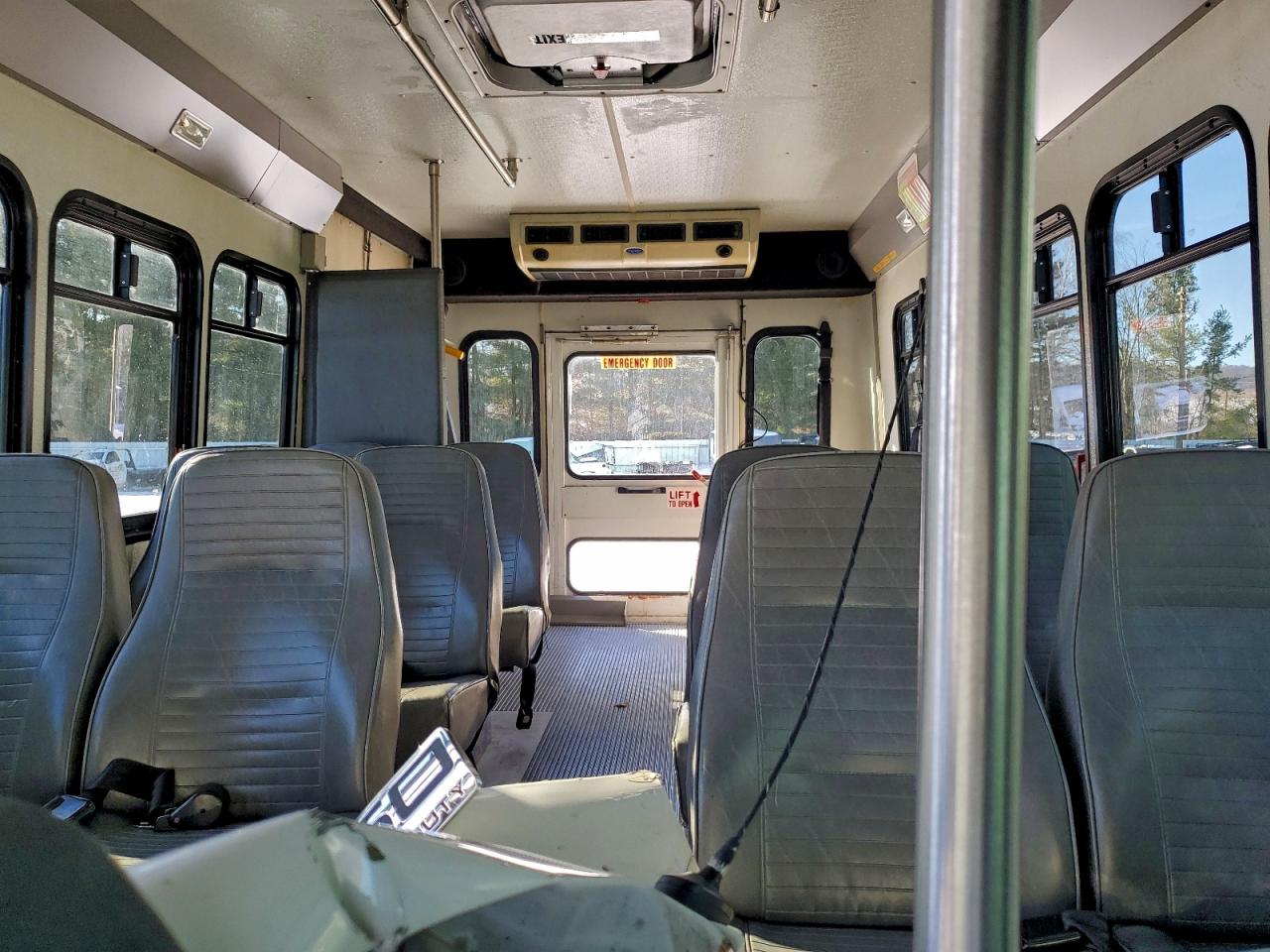 2007 FORD ECONOLINE E450 SUPER DUTY CUTAWAY VAN photo 10