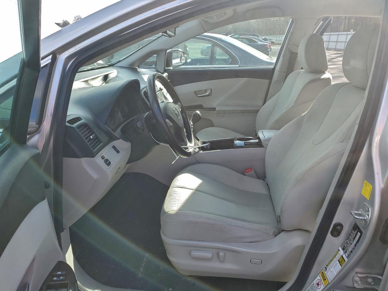 2010 TOYOTA VENZA photo 7