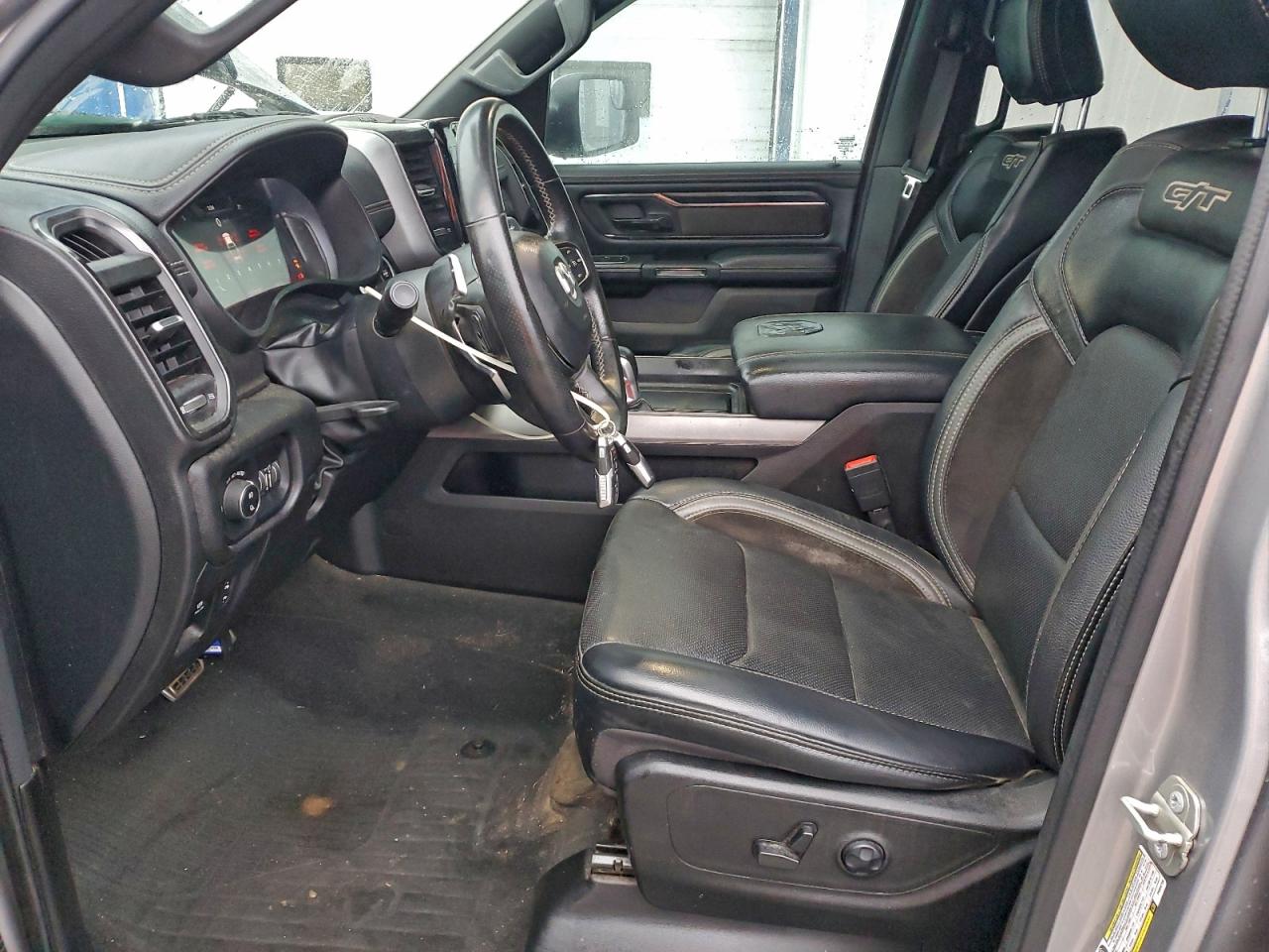 2023 RAM 1500 SPORT photo 7