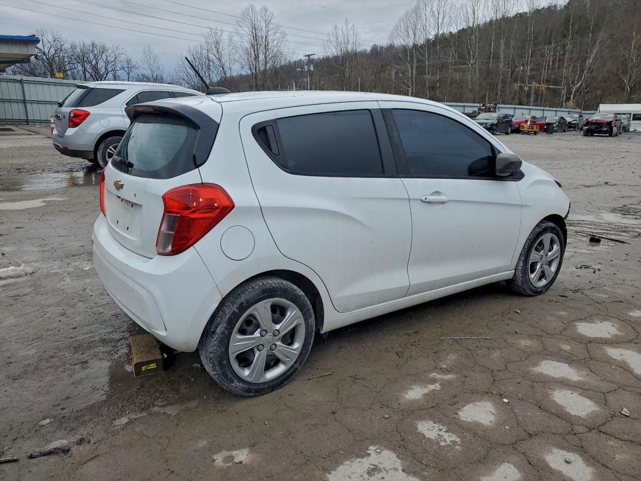 2019 CHEVROLET SPARK LS photo 3