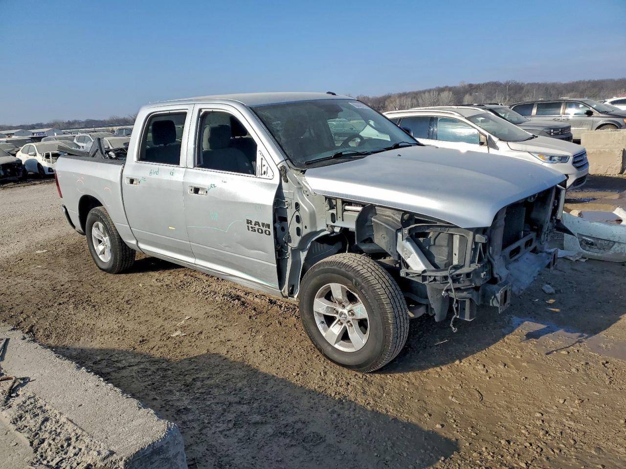 2015 RAM 1500 ST photo 4