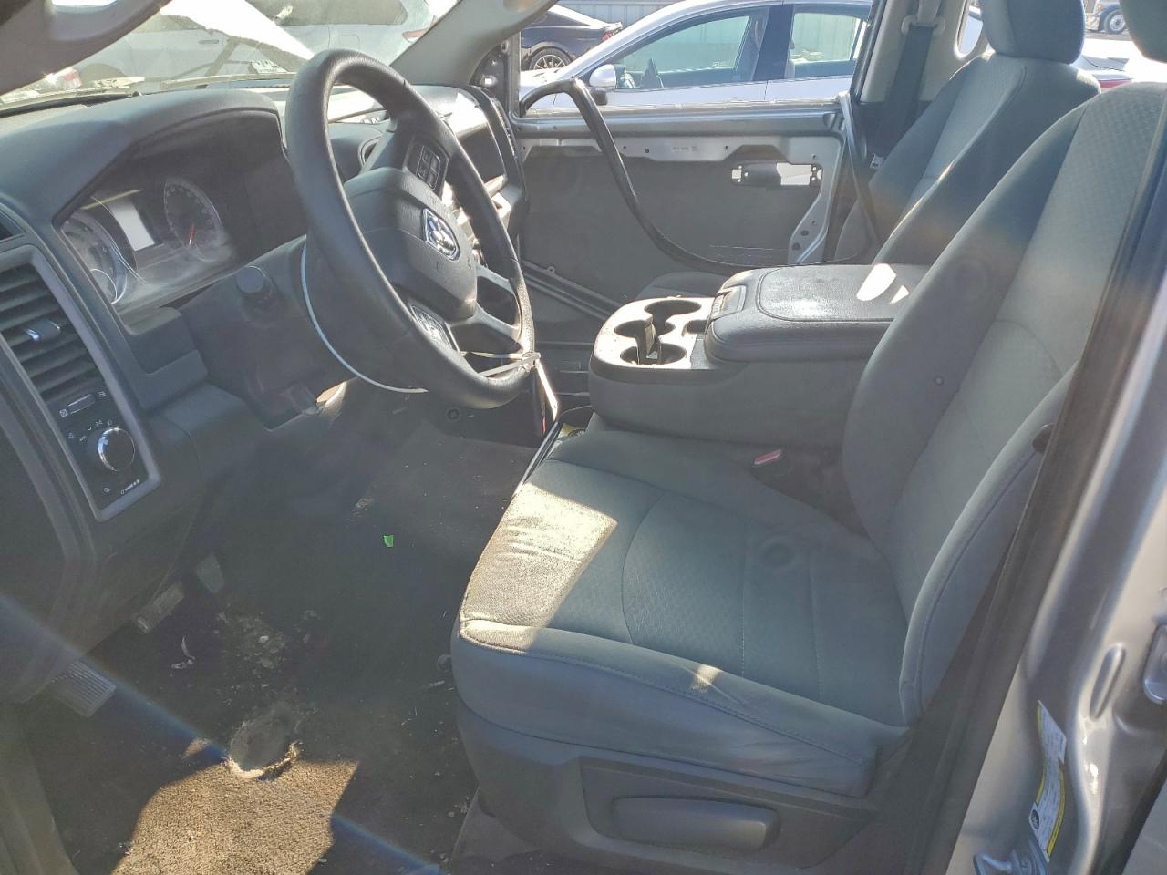 2015 RAM 1500 ST photo 7