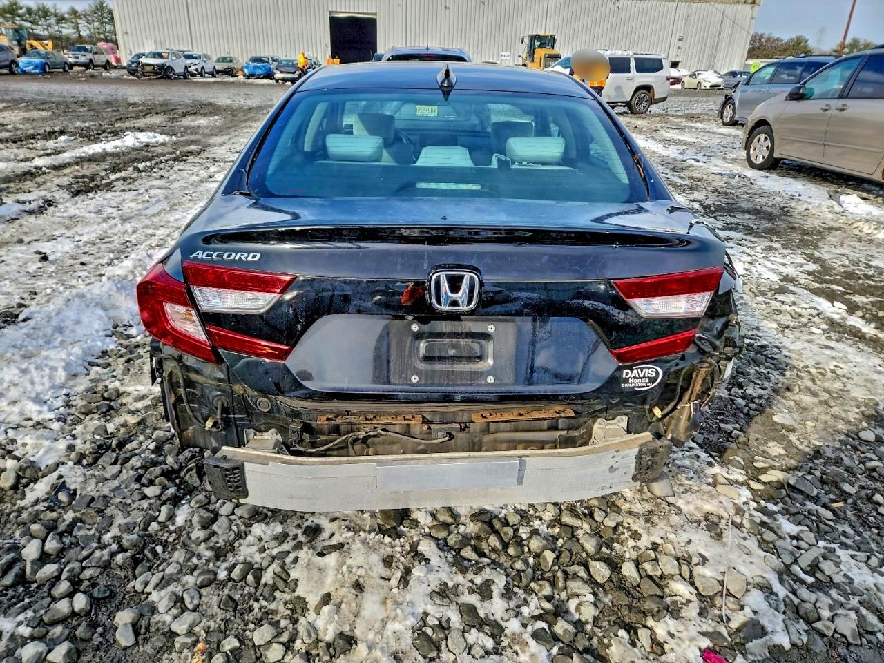 2018 HONDA ACCORD EX photo 6