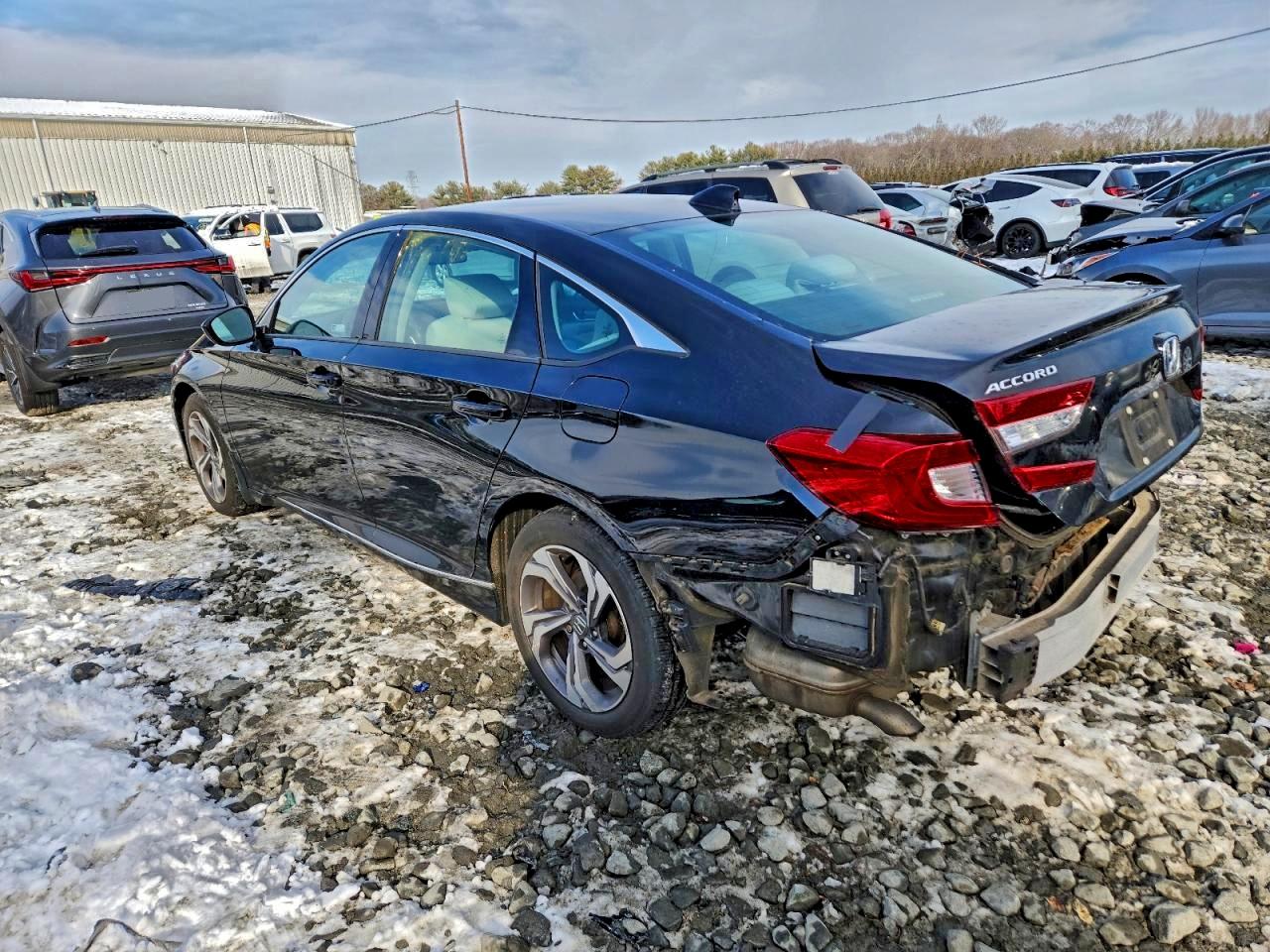 2018 HONDA ACCORD EX photo 2