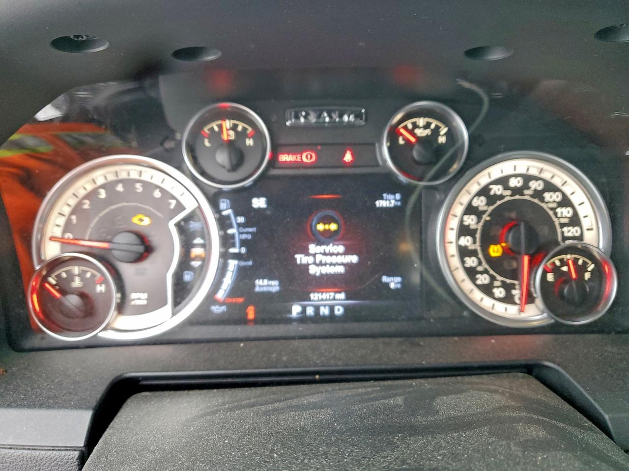 2013 RAM 1500 SPORT photo 9