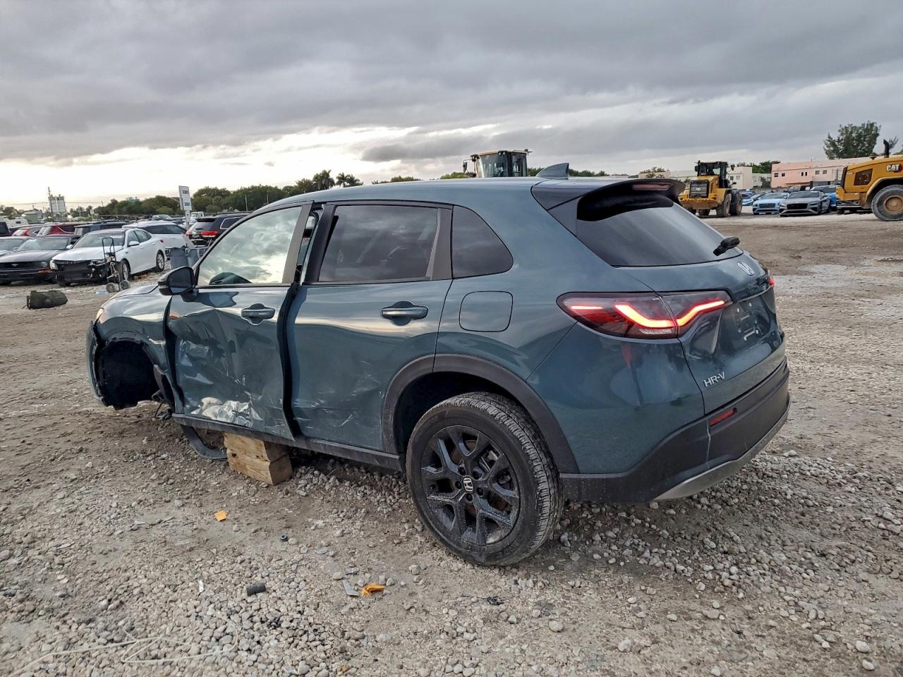 2024 HONDA HR-V SPORT photo 2
