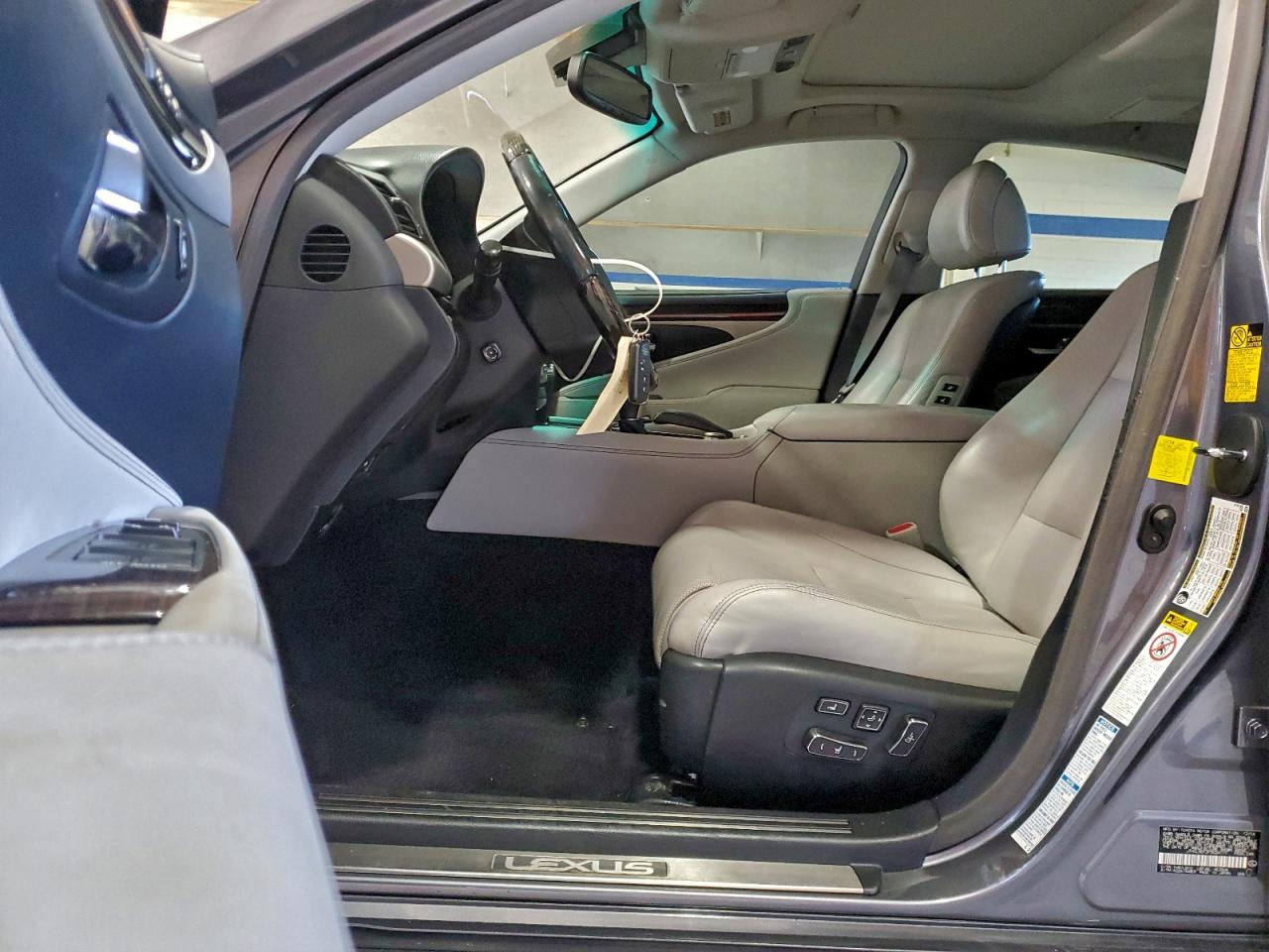 2015 LEXUS LS 460 photo 7