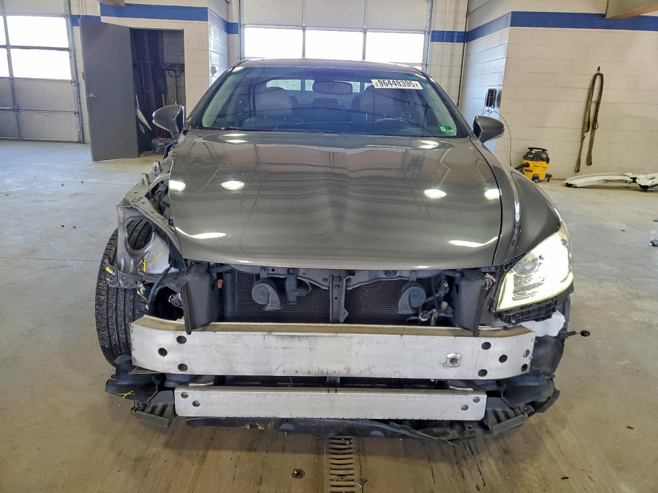 2015 LEXUS LS 460 photo 5