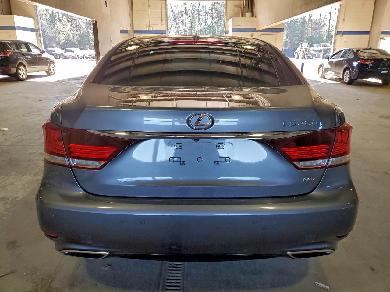 2015 LEXUS LS 460 photo 6