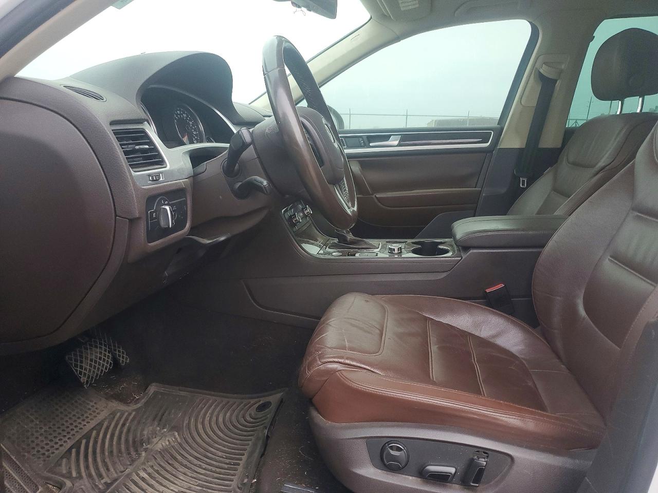 2014 VOLKSWAGEN TOUAREG V6 TDI photo 13