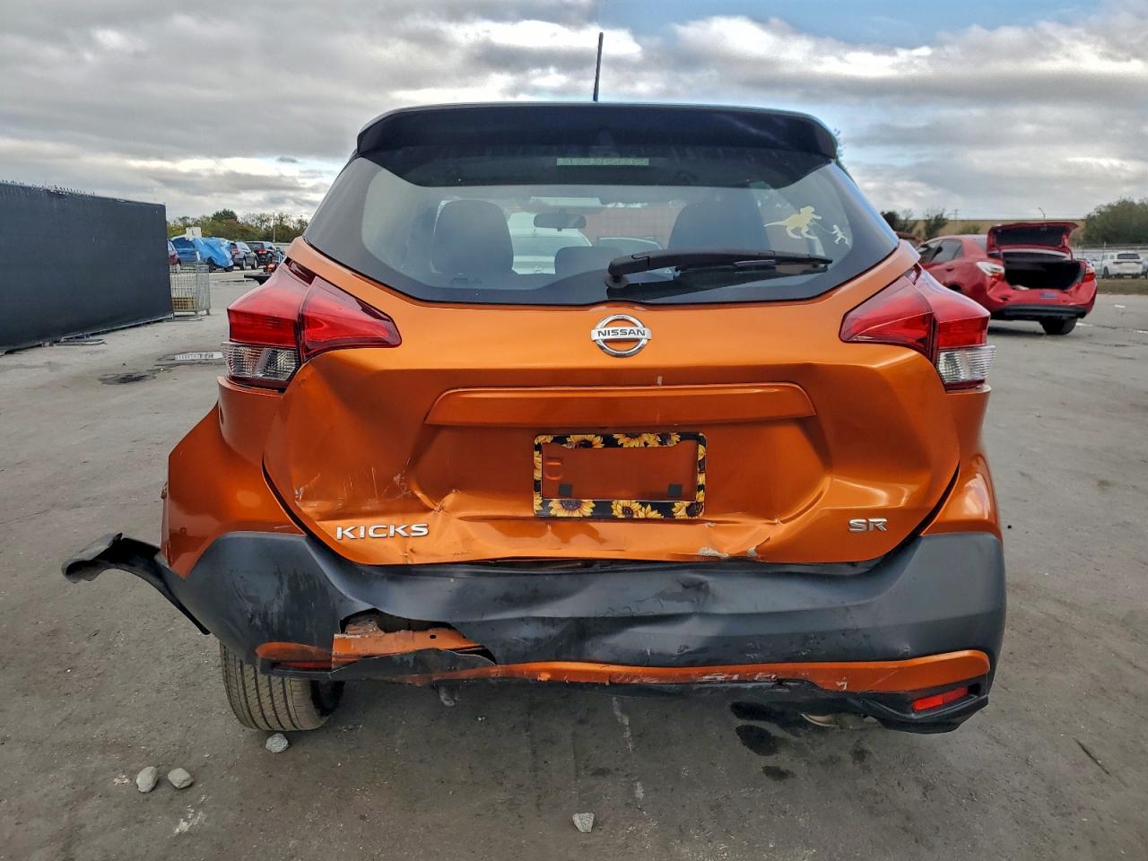 2019 NISSAN KICKS S photo 6