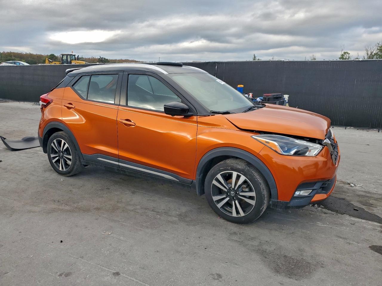 2019 NISSAN KICKS S photo 4