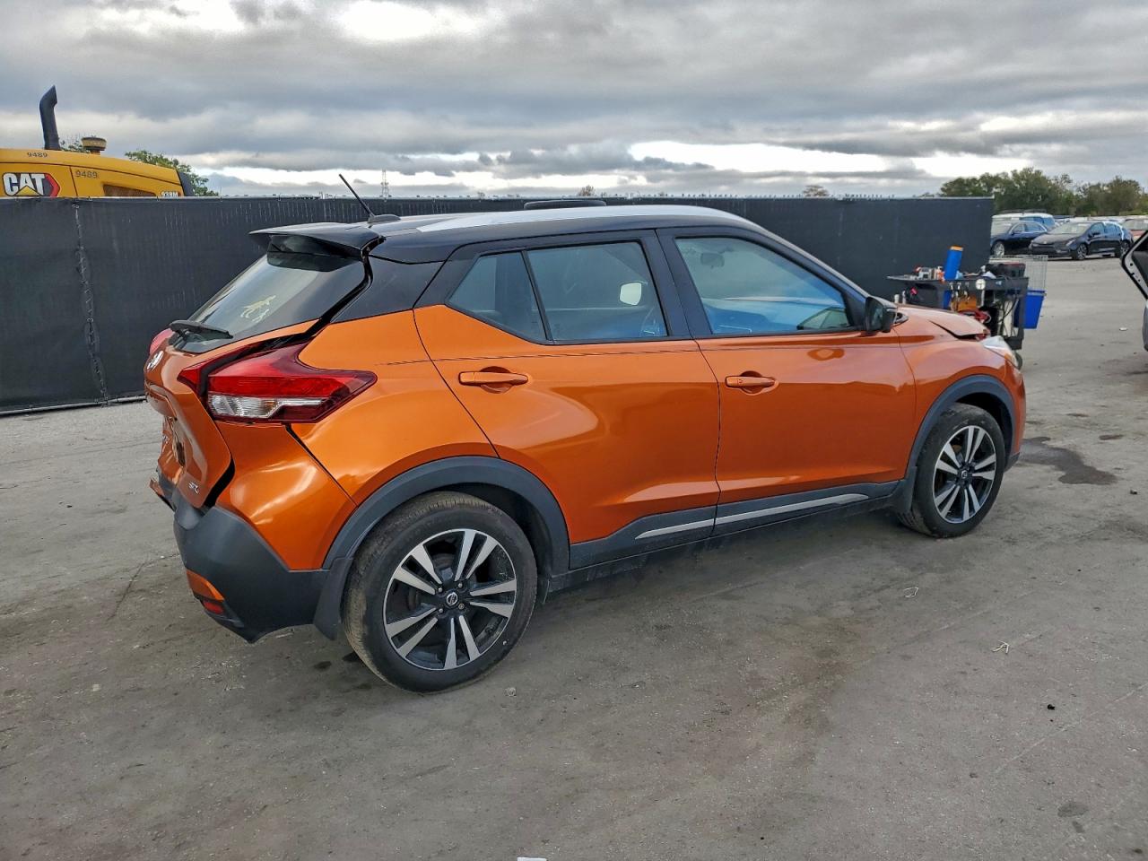 2019 NISSAN KICKS S photo 3