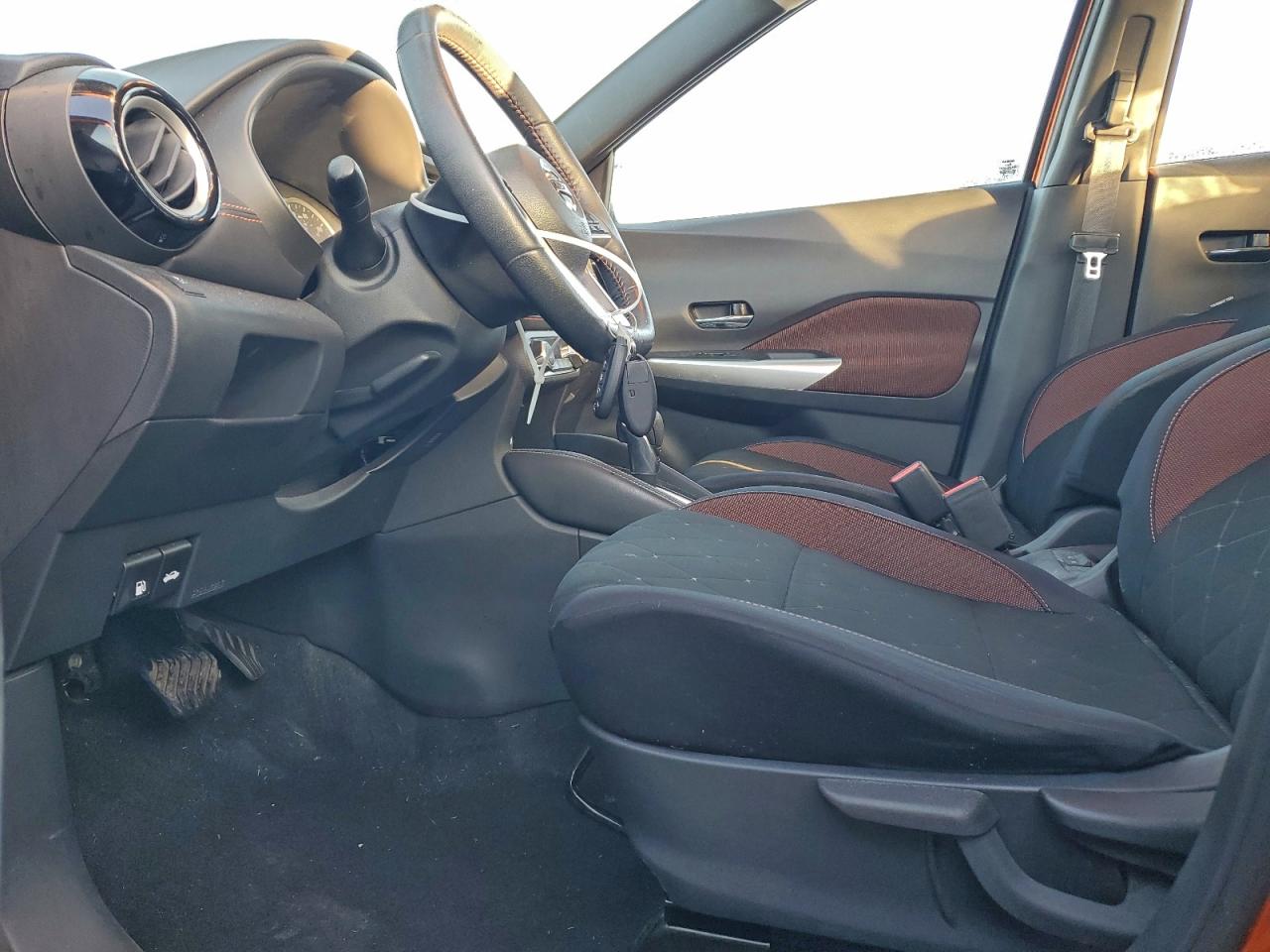 2019 NISSAN KICKS S photo 7