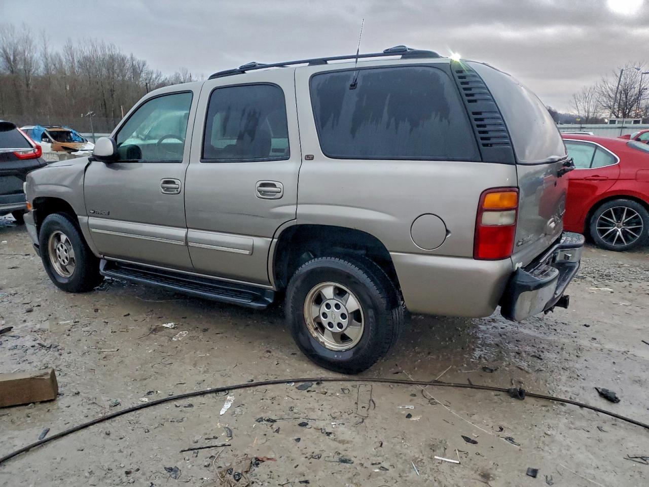 2001 CHEVROLET TAHOE C1500 photo 2