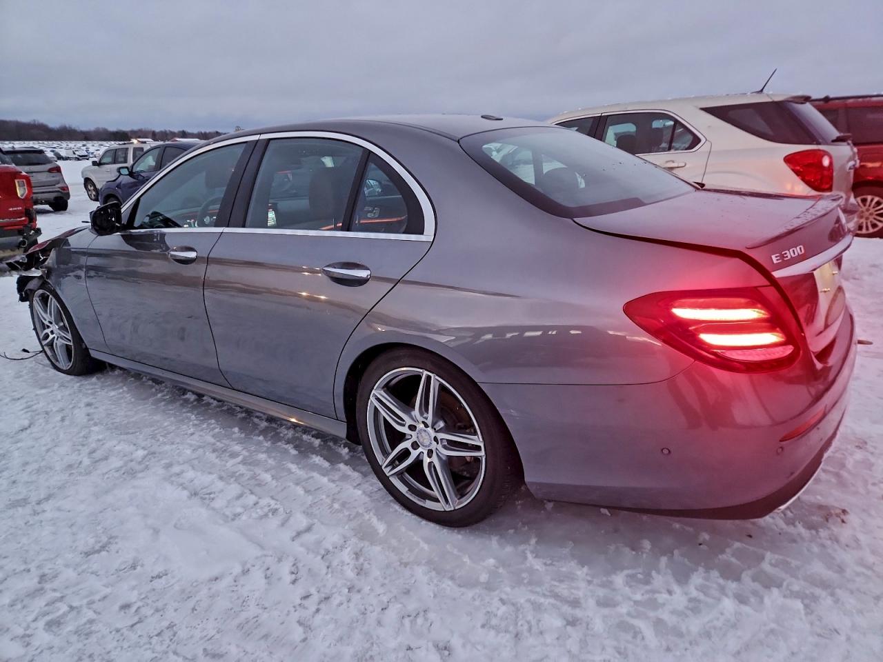2017 MERCEDES-BENZ E 300 photo 2
