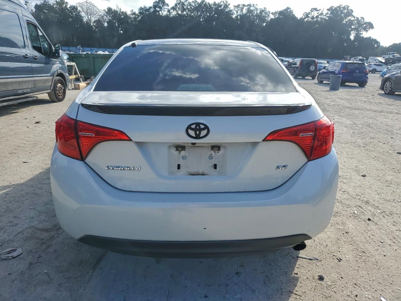 2019 TOYOTA COROLLA L photo 6