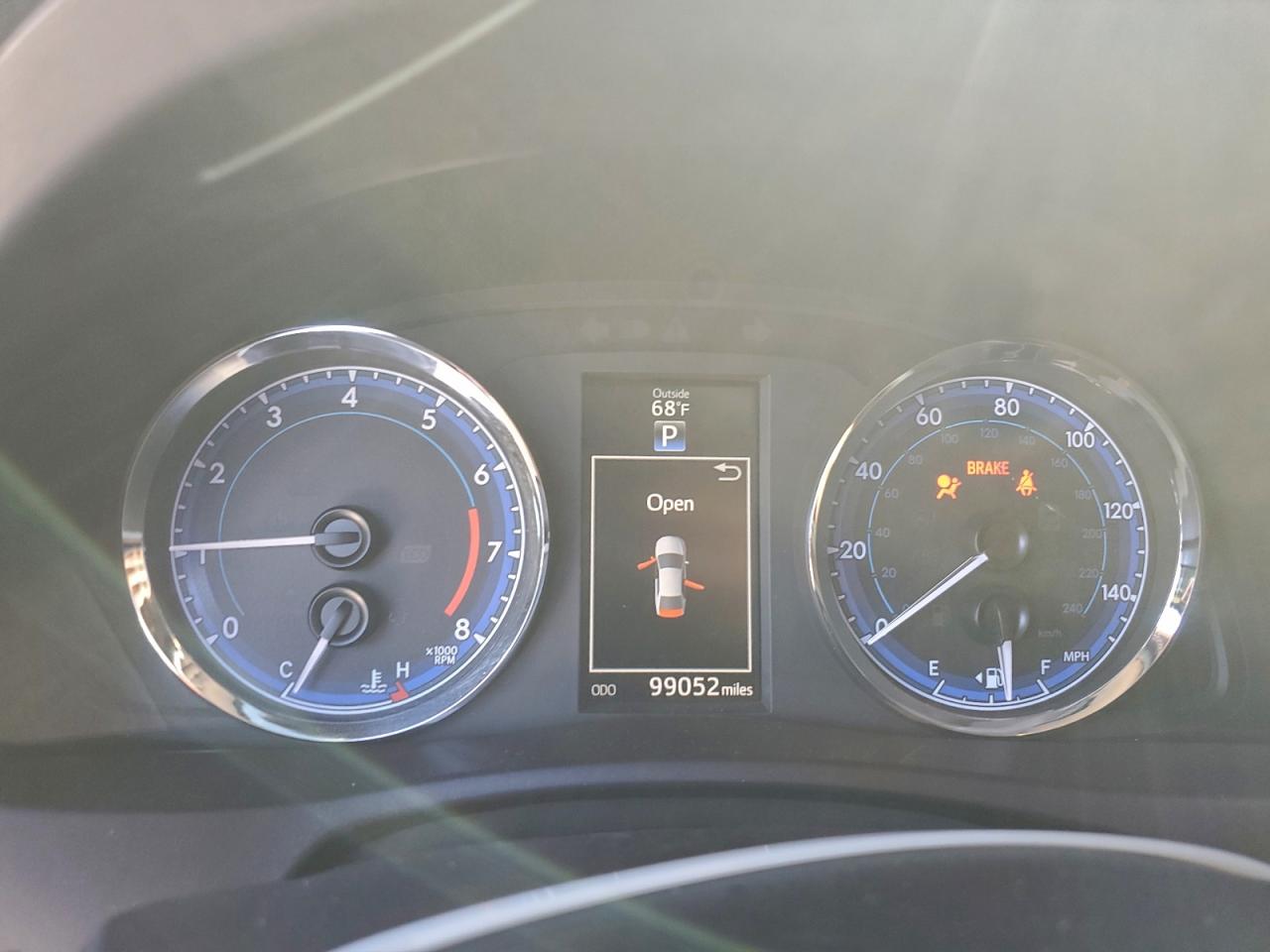 2019 TOYOTA COROLLA L photo 9