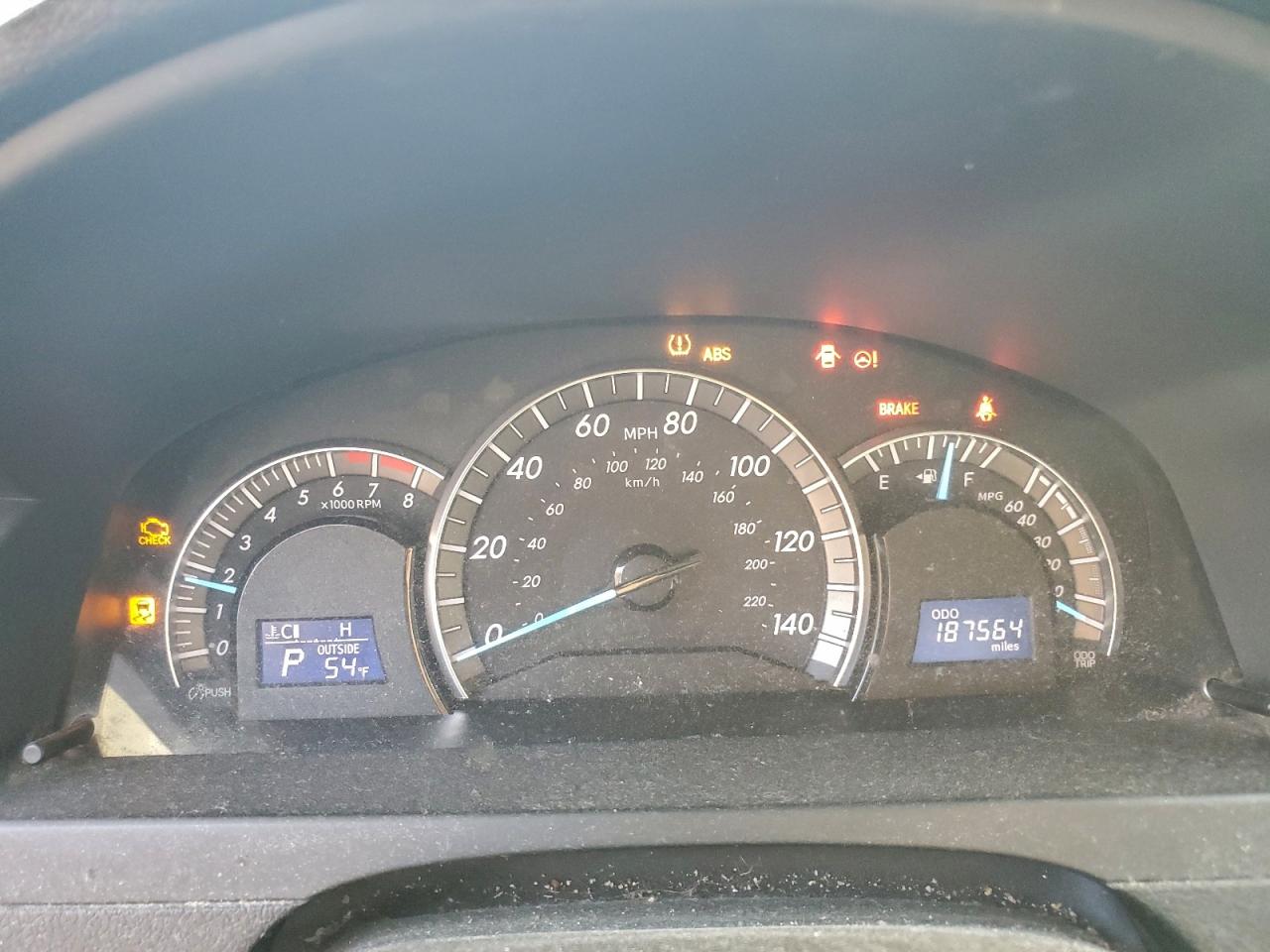 2012 TOYOTA CAMRY SE photo 9